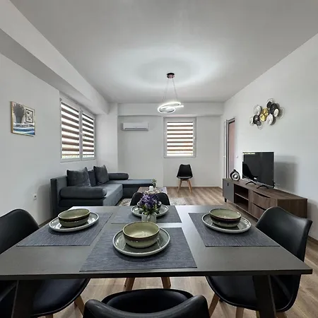 Premium Apartment *